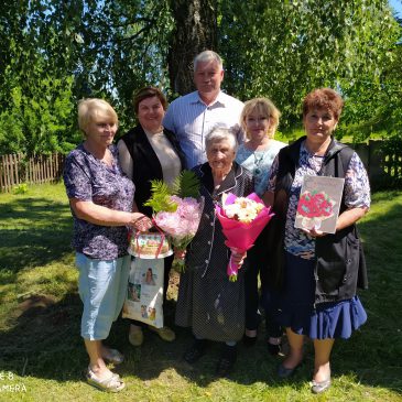 Профсоюз и коллеги поздравили с 90-летним юбилеем ветерана педагогического труда Веру Герасимовну Григорьеву