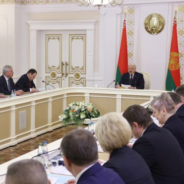 Александр Лукашенко провел совещание по ценам и инфляции
