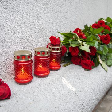 Землетрясения в Турции и Сирии: представители ФПБ возложили цветы к стенам посольств