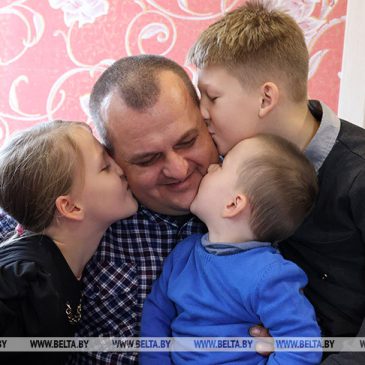 Президент Беларуси: День отца подчеркивает особую роль мужчин в укреплении традиционной белорусской семьи