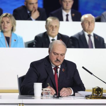 Александр Лукашенко: ситуация в мире оценивается как кризисная
