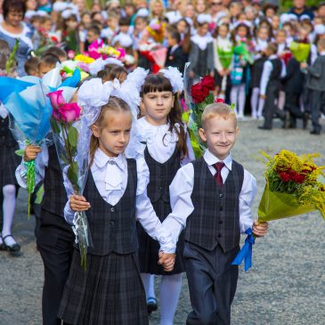 Как родителям официально взять выходной к школьной линейке, рассказали в Минтруда