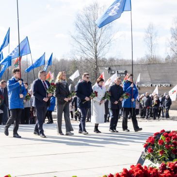 Без права на забвение. Профсоюзы в Хатыни почтили память жертв геноцида